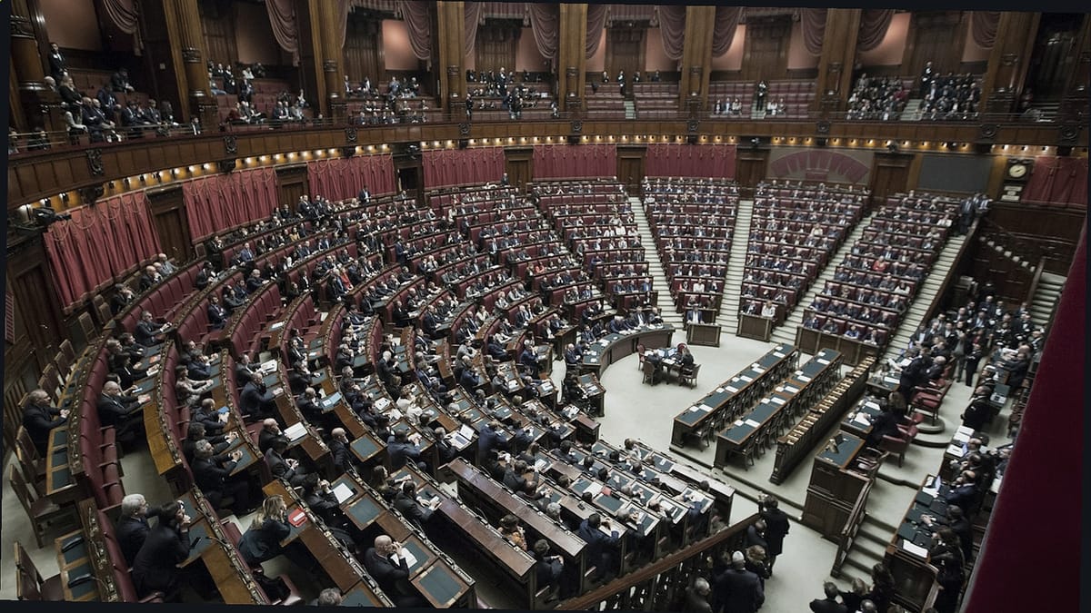 中国人民银行前行长周小川在博鳌论坛警告稳定币绕过合规