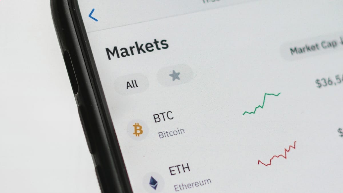 Whale 0xcE27 在 ETH 波动交易中 8 小时内实现 129 万美元利润