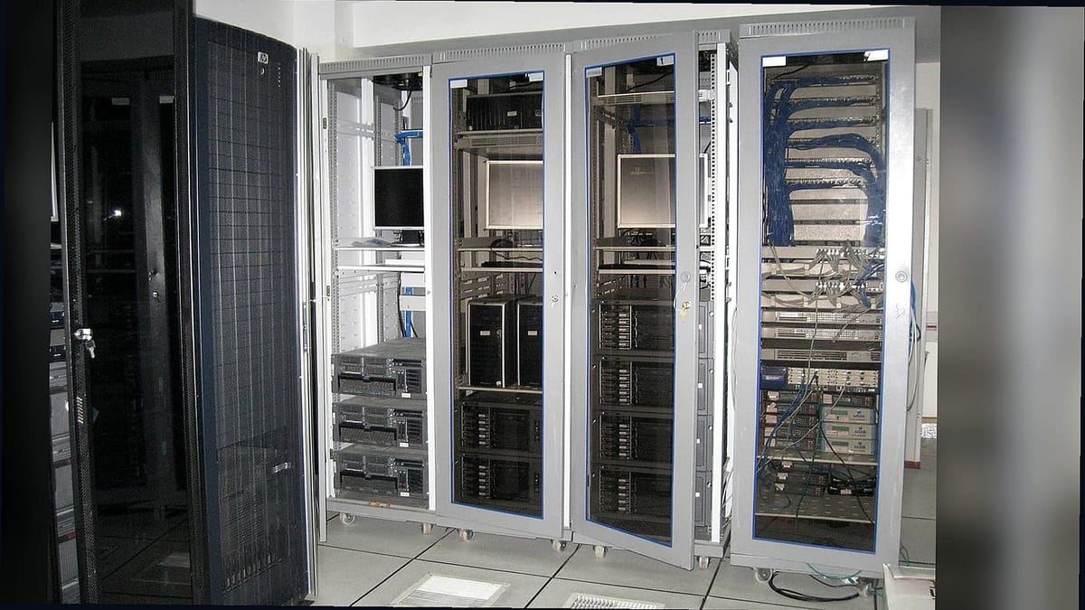 BTC月线图进入红区，底部形成可能还需要3-5个月