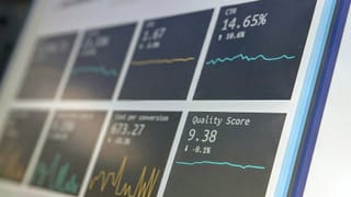 MicroStrategy 积累了 45,000 枚代币，主导企业 BTC 购买