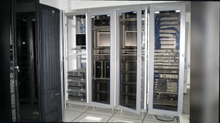 BTC月线图进入红区，底部形成可能还需要3-5个月