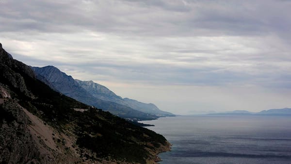 Bitfinex 报告：随着伊朗紧张局势缓和，ETF 流入激增，比特币持有 6.7 万美元