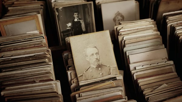 由于伊朗和谈的地缘政治不确定性，比特币跌破 7 万美元