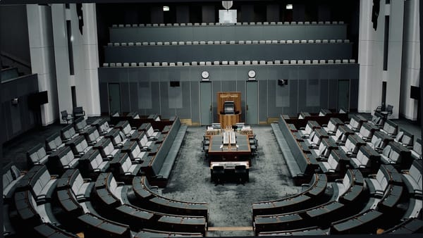 美国议员沃特斯就 Kraken 金融主账户批准问题向美联储提出质疑