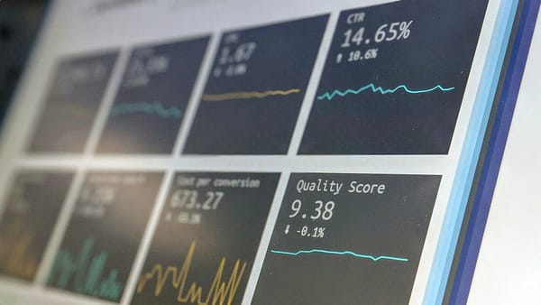 MicroStrategy 积累了 45,000 枚代币，主导企业 BTC 购买