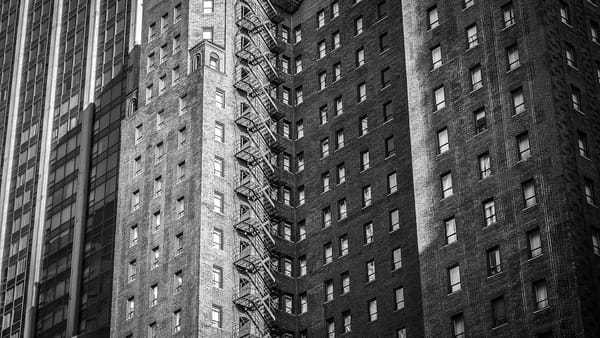 Visa、Dune 数据显示非美元稳定币交易量飙升 1600% 至 100 亿美元