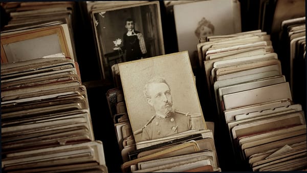 随着稳定币机构的采用，XRP 价格结构减弱至 1.33 美元附近