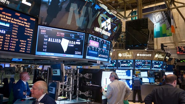 美国现货比特币 ETF 净流出 6660 万美元；以太坊 ETF 损失 4070 万美元