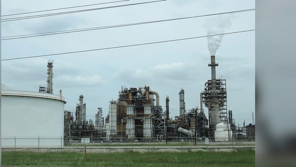 美伊谈判五轮后陷入僵局；霍尔木兹海峡争端持续存在