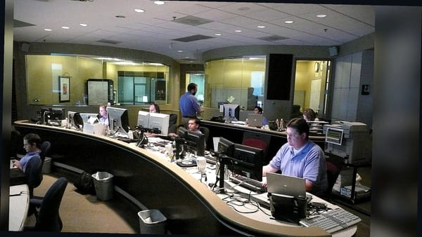 随着难度上升，比特币矿工从投降转向积累，持有者情绪依然坚挺